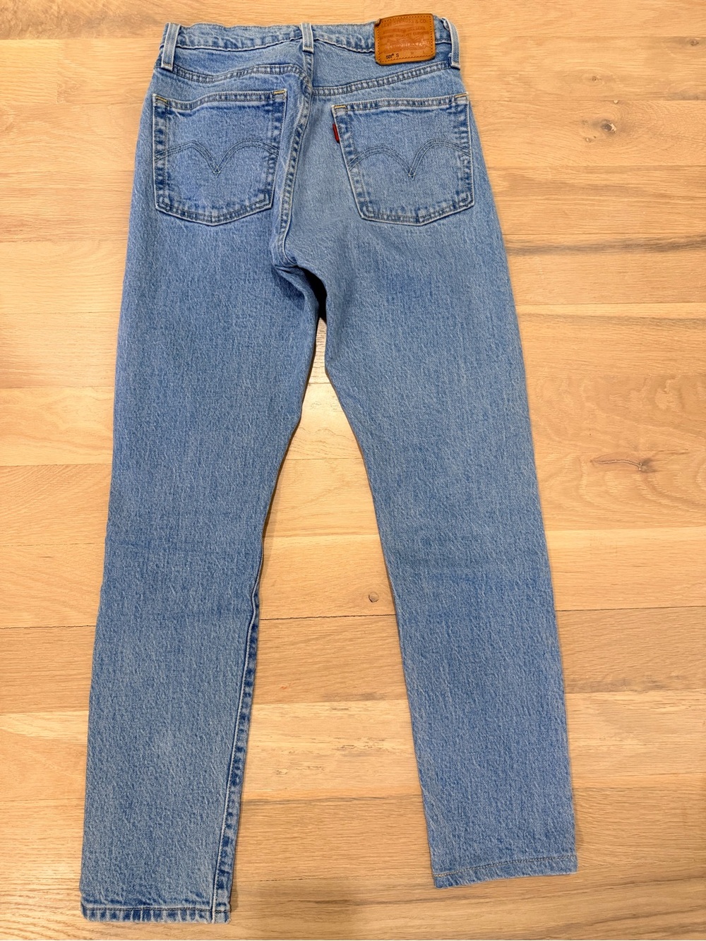 Levi's 501 Light Blue Straight Leg Jeans - Picture 4 of 8